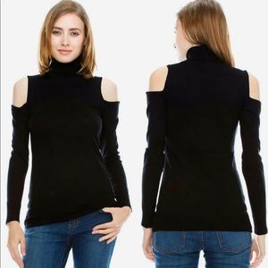 •3 for $25• Who What Wear Cut Out Shoulder Sweater